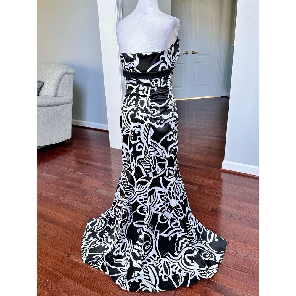 XSCAPE Black White Ruched Sides Sexy Floral Pattern Lace Detail Gown Dress - Picture 6 of 12
